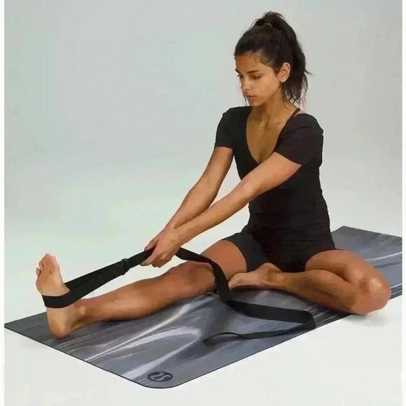 Lululemon 🍋- No limits stretching strap - Picture 3 of 6
